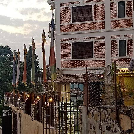 Hotel Kings Pokhara Exterior photo