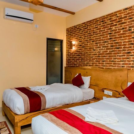 Hotel Kings Pokhara Exterior photo