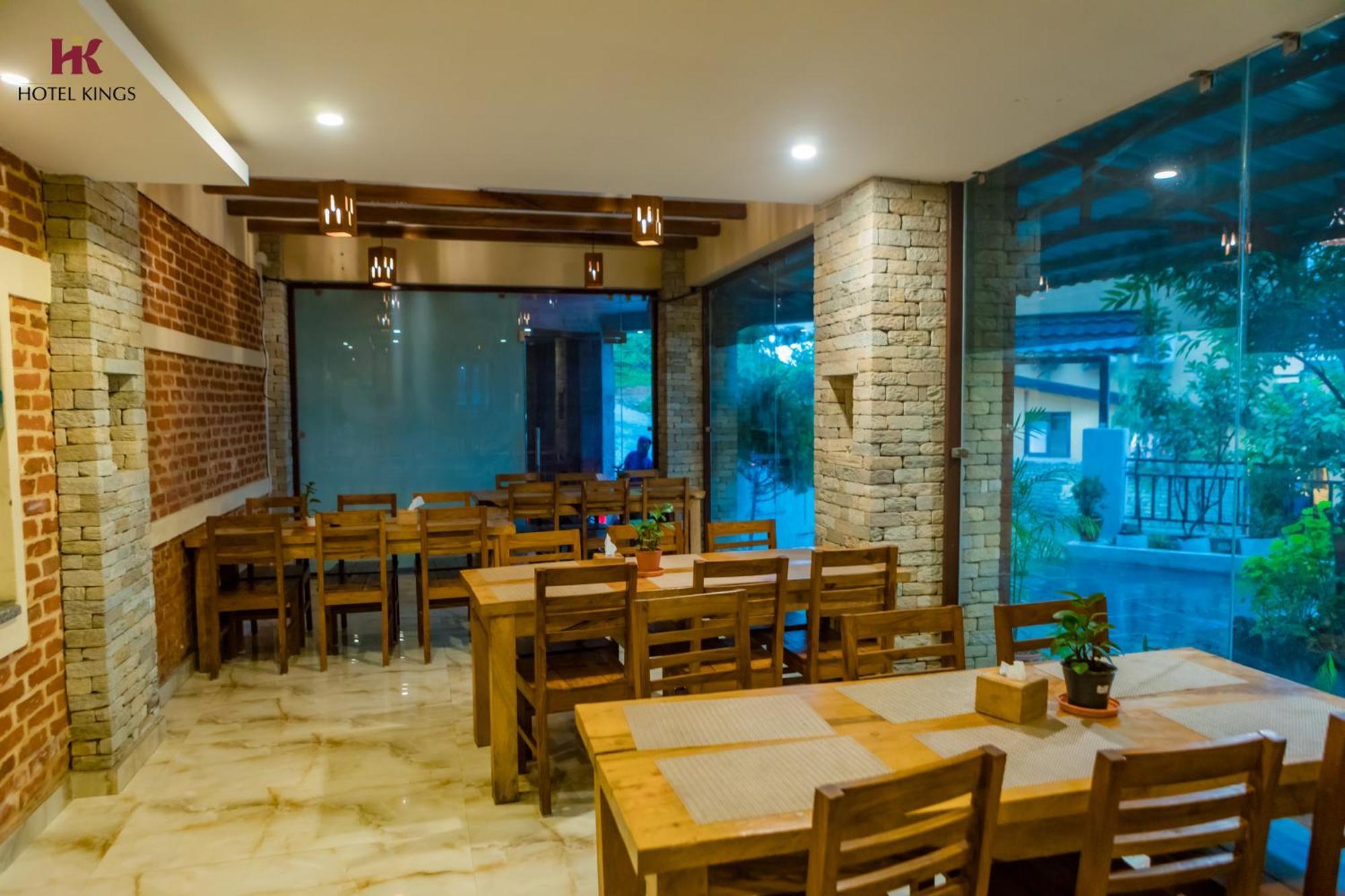 Hotel Kings Pokhara Exterior photo